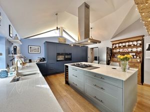 Photo 8- click for photo gallery